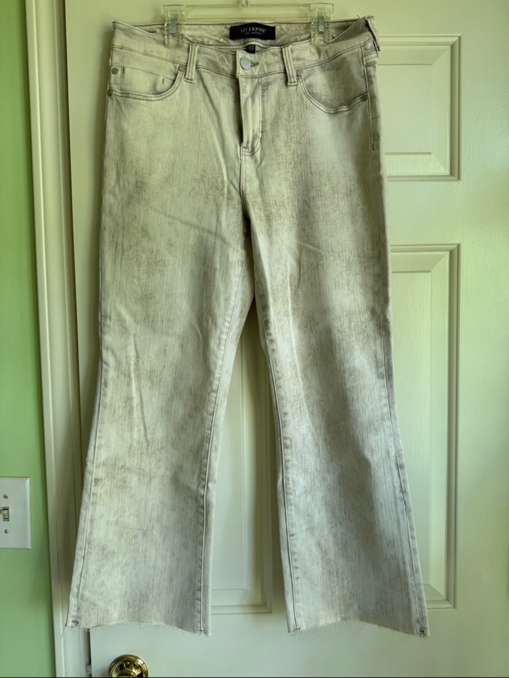 Liverpool Cream Distressed Crop Jeans